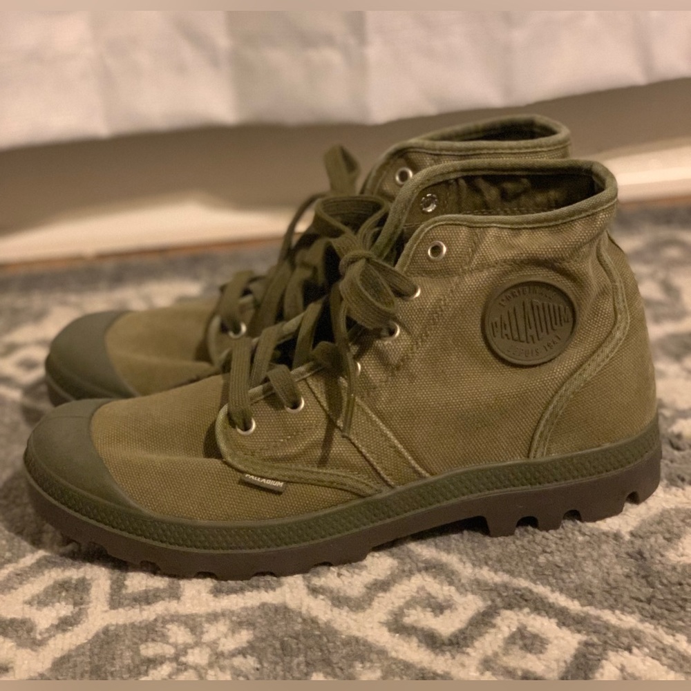 Men’s Palladium Pallabrousse Canvas Boots - size 11 US
